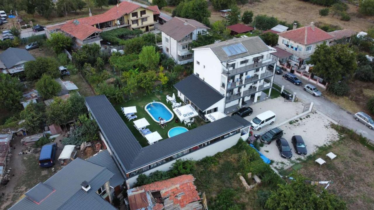Weisser Schwan Белият Лебед Škorpilovci Exteriér fotografie